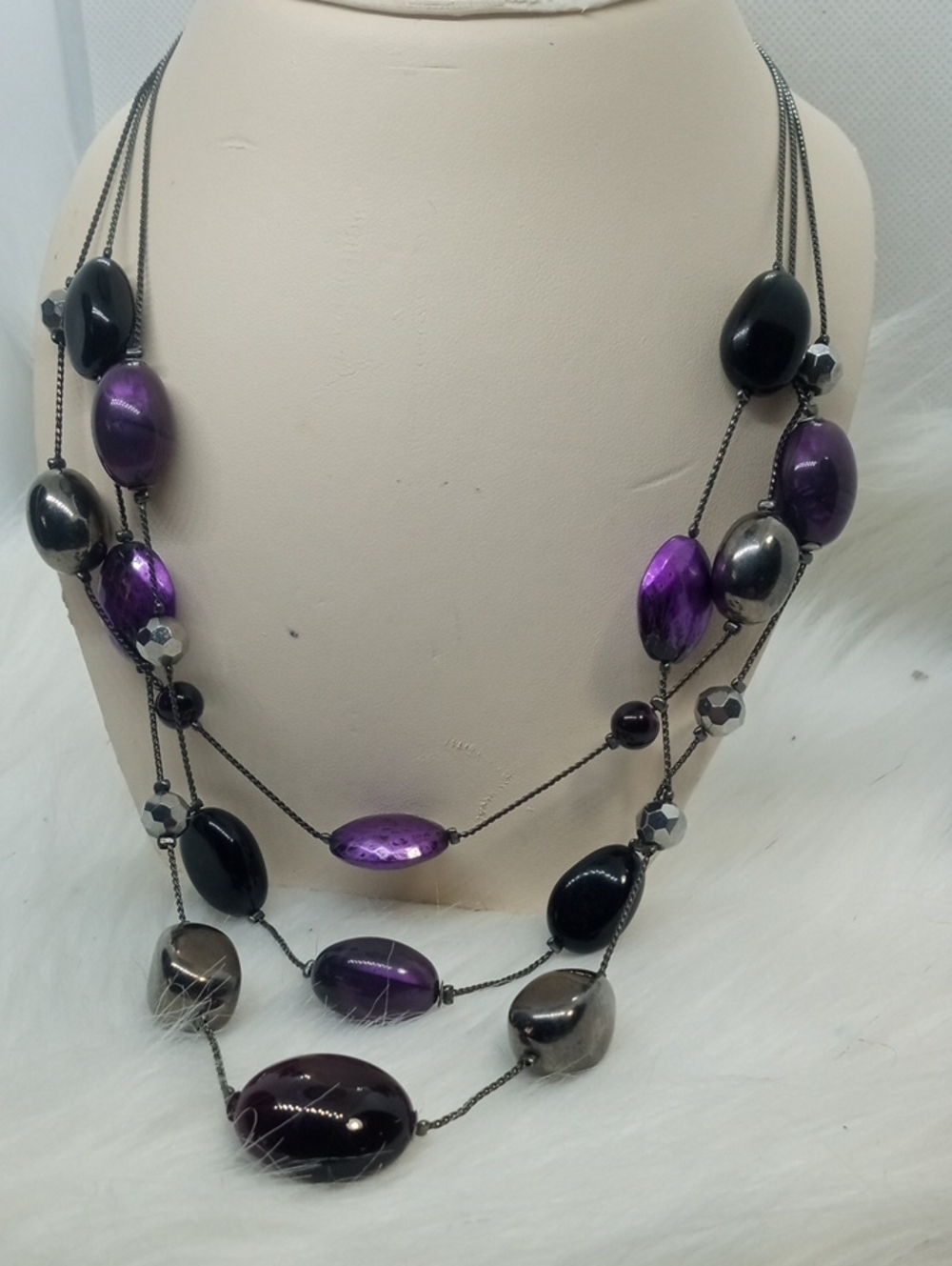 NY PURPLE & CHROME TRIPLE STRAND NECKLACE